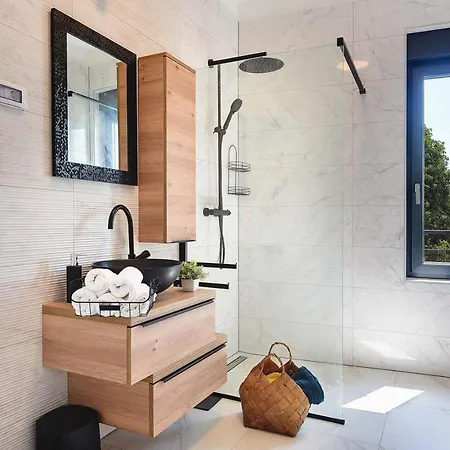 Tika Villa *