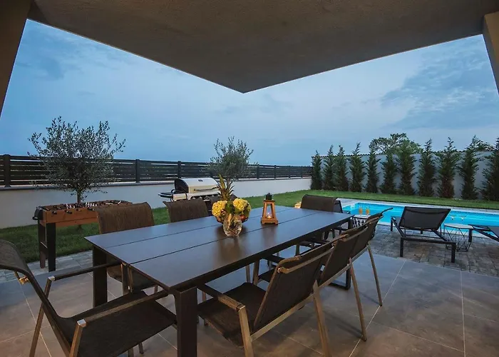 Villa Tika *